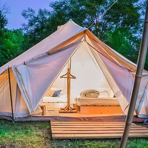 Luxe tent Lodg'ing Nature Camp Dordogne, Lacave (Lot)