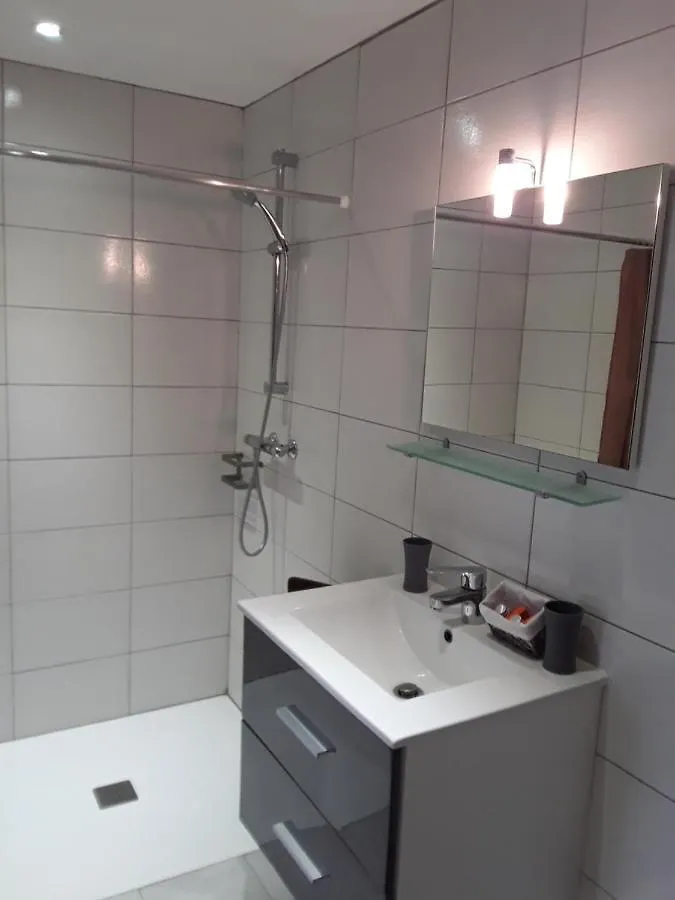 Chambre D'Hotes Cadravals Belcastel Aveyron 0*, ベルカステル フランス